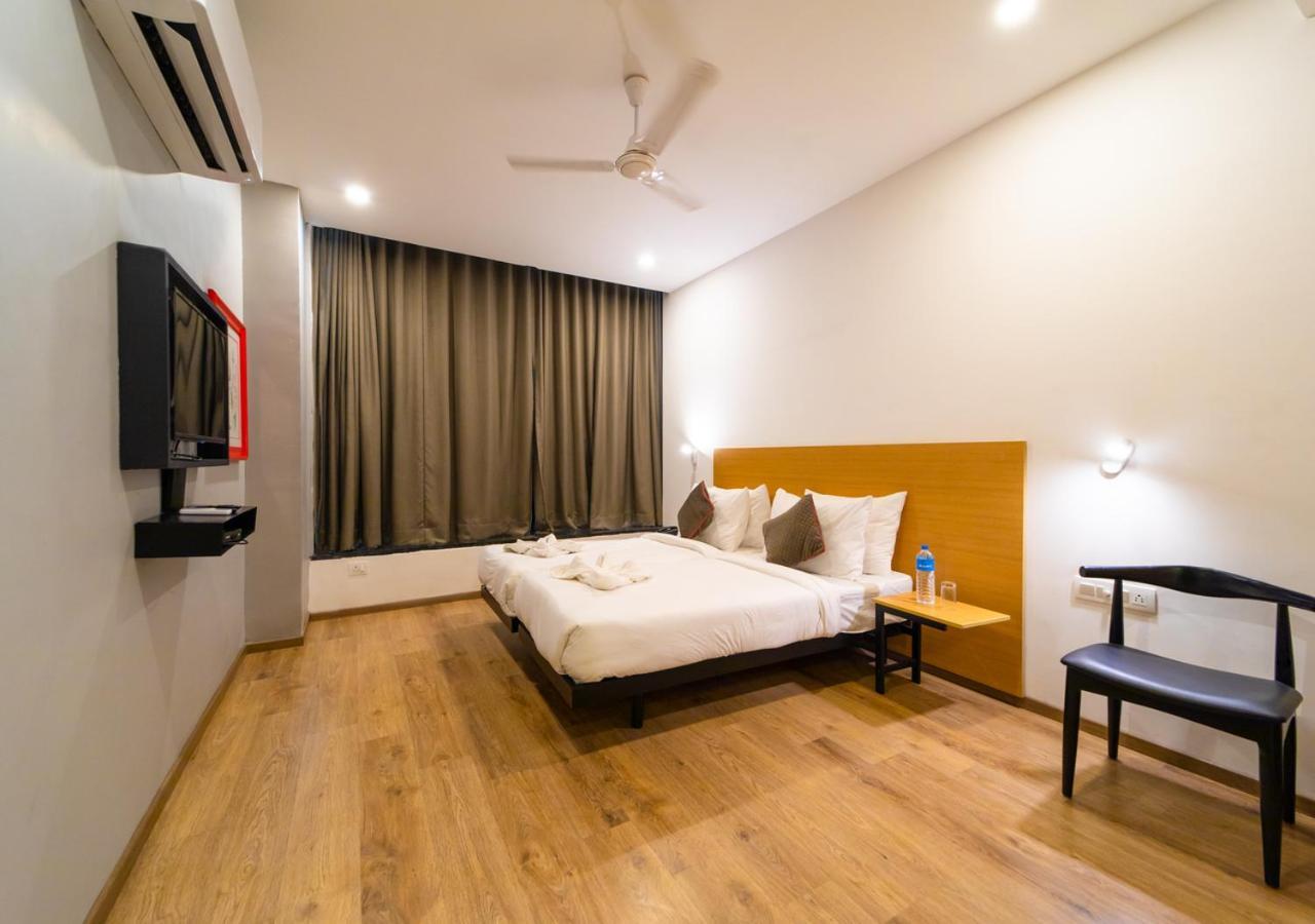 The Park Infinity Hotel Surat Exterior photo