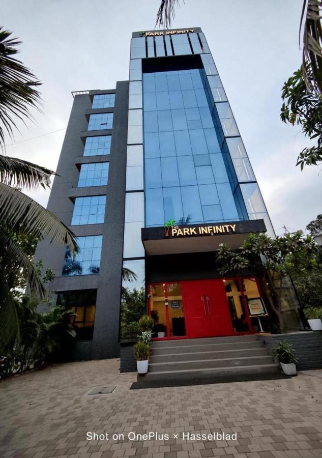 The Park Infinity Hotel Surat Exterior photo